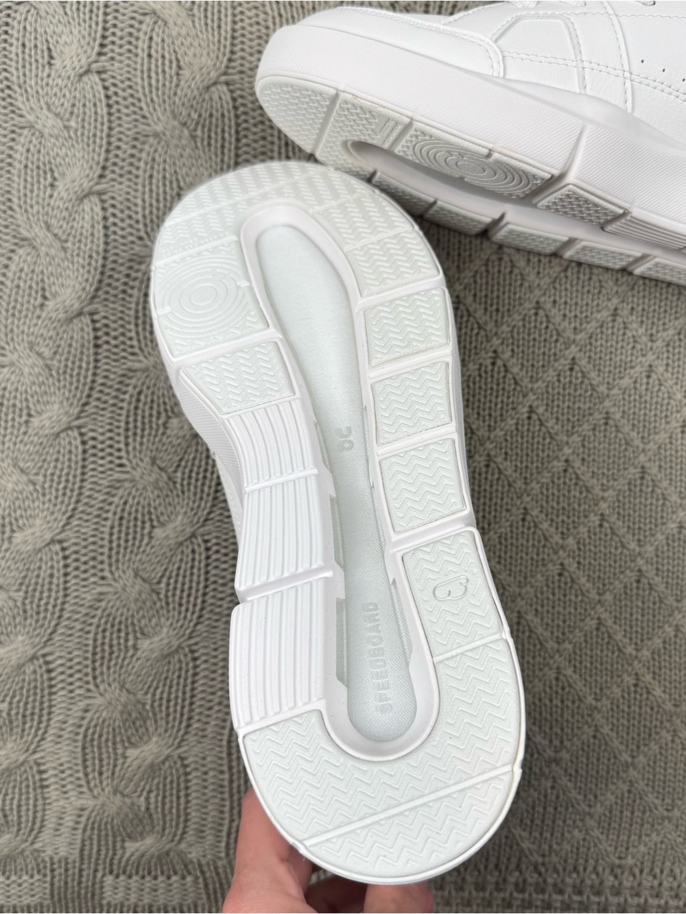 On Running The Roger All-White High-Top Sneakers Womens 9 - Picture 3 of 10